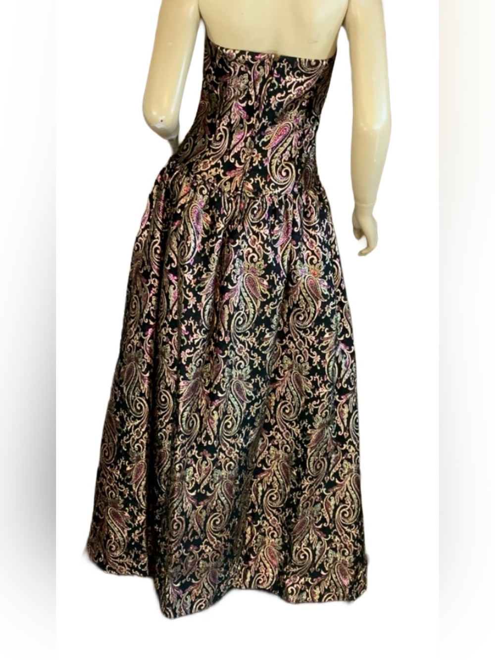 VINTAGE 1980'S VICTOR COSTA PINK, BLACK & GOLD METALLIC PRINT DRESS W/SHAWL (8) - Picture 4 of 15